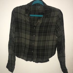 Wild fable size M green/black cropped plaid top